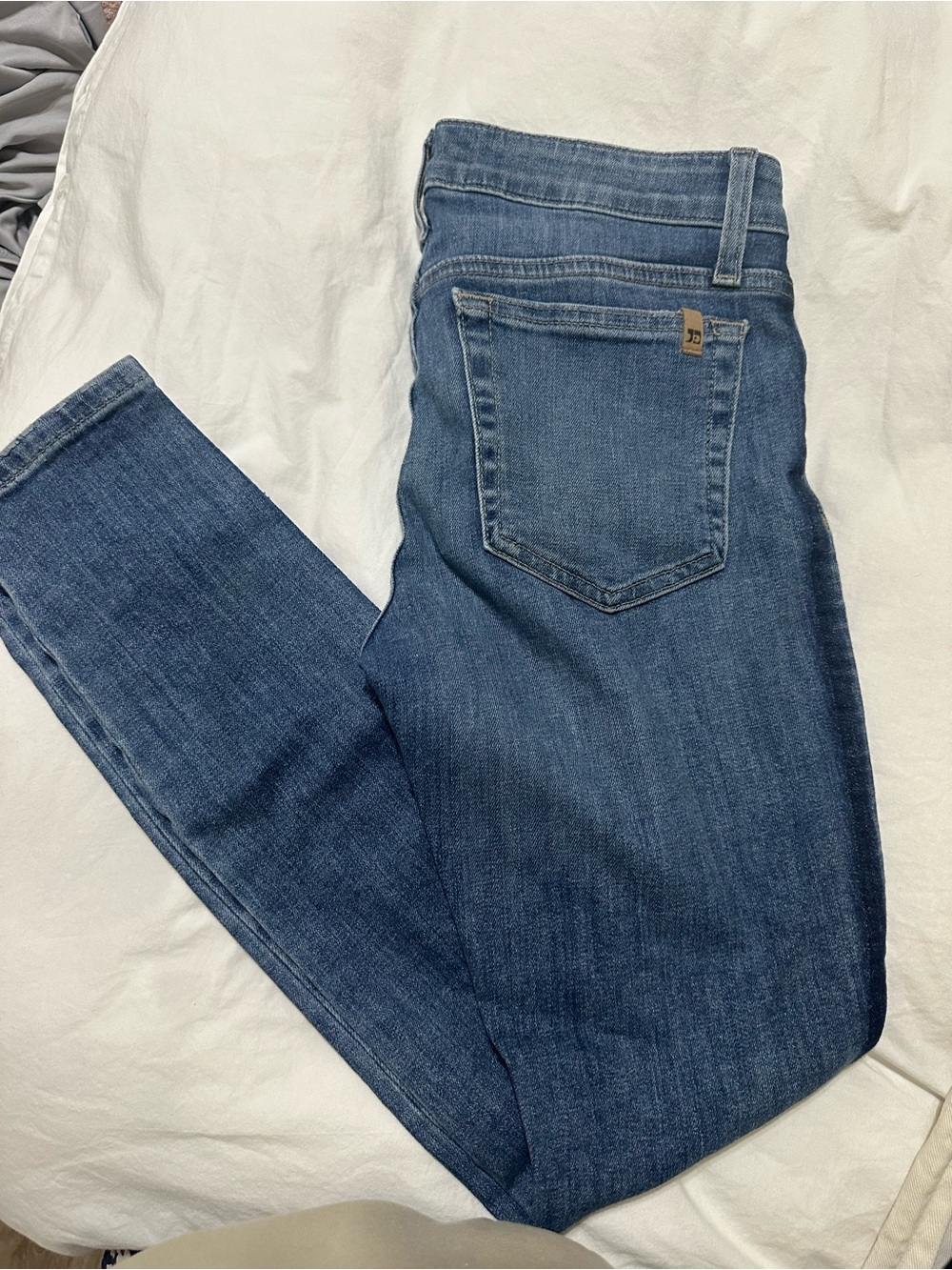Joe's Jeans Women's Slim Skinny in Medium Blue Wash